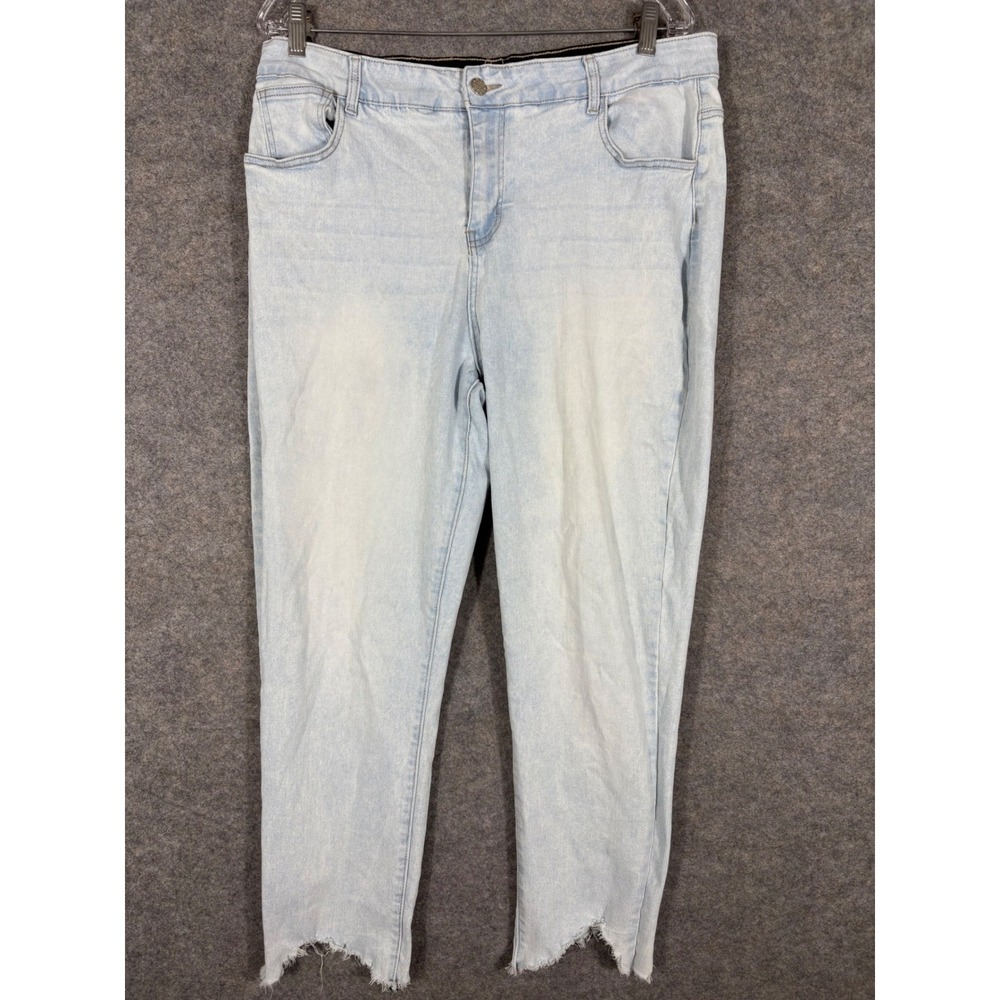 Chalk Paige Women's XL Light Wash Raw Hem Cropped Jeans Denim‎ Comfort Waist